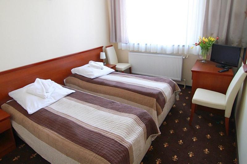 Restauracja Noclegi Ruczaj Nowy Targ Δωμάτιο φωτογραφία
